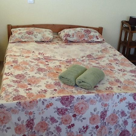 Pension Turiroa " Chez Olga" アヴァトル エクステリア 写真