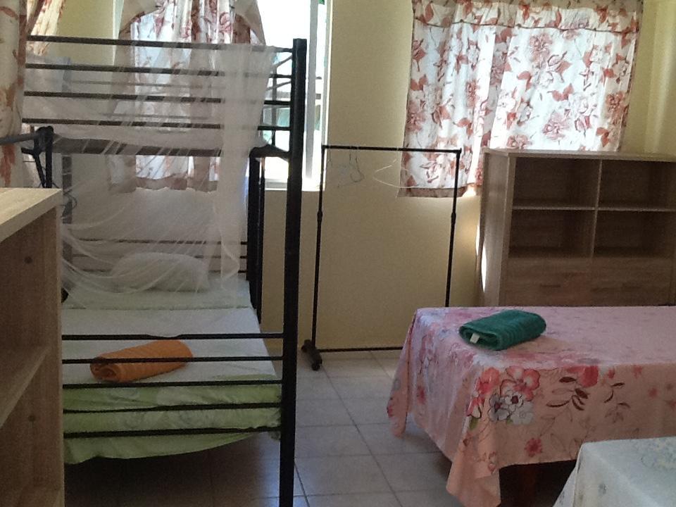 Pension Turiroa " Chez Olga" アヴァトル エクステリア 写真
